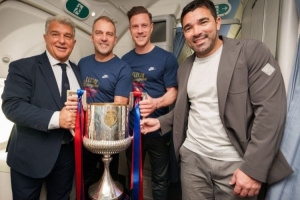 B体育官方-拉波尔塔晒照庆祝夺冠：祝贺球员&amp;弗里克&amp;全体工作人员，感谢球迷