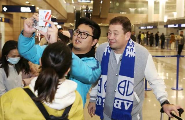 申花新帅：执教申花任务艰巨 像涅波那样证明自己