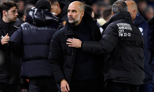 B体育官方-瓜帅：对手8人拖后防守 斯通斯：我们丢掉了2分