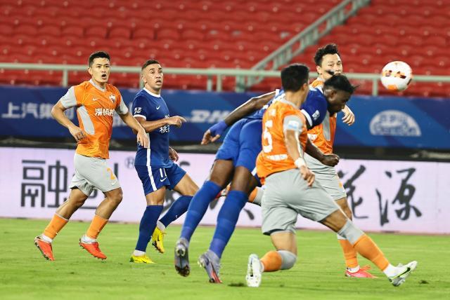 B体育-【中超】马尔康双响戴维森1射2传 三镇5比1十人深圳